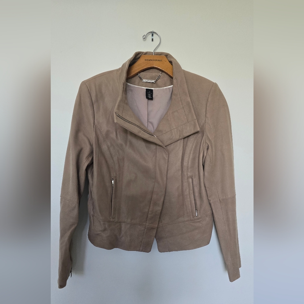 White House Black Market Tan Leather Moto Jacket Fitted Design